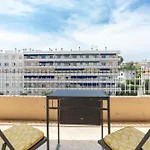 Center Of Spacious Two-bedroom With Terrace And Ac Antibes
