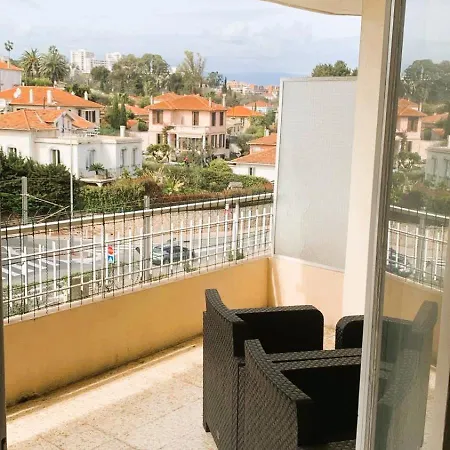 Center Of Spacious 2 Bedroom Flat With Terrace And Air Conditioning Apartment Antibes