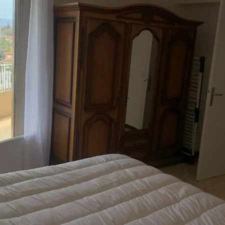 Center Of Spacious 2 Bedroom Flat With Terrace And Air Conditioning Apartment *