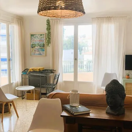 Center Of Spacious 2 Bedroom Flat With Terrace And Air Conditioning Apartment Antibes