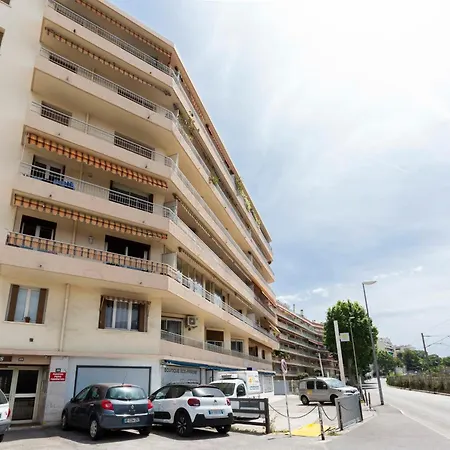 Center Of Spacious 2 Bedroom Flat With Terrace And Air Conditioning Apartment *