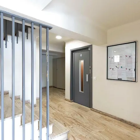 Center Of Spacious Two-bedroom With Terrace And Ac Apartament *