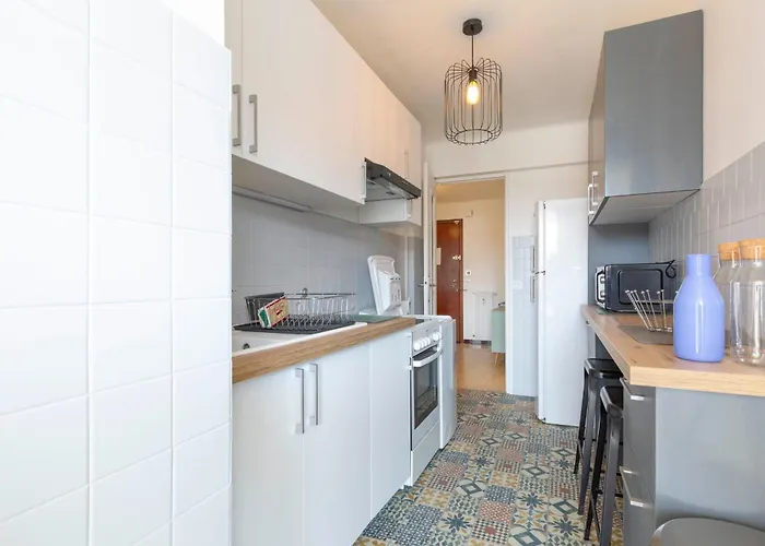 Apartament Center Of Spacious Two-bedroom With Terrace And Ac Antibes