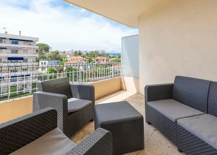 Apartament Center Of Spacious Two-bedroom With Terrace And Ac Antibes